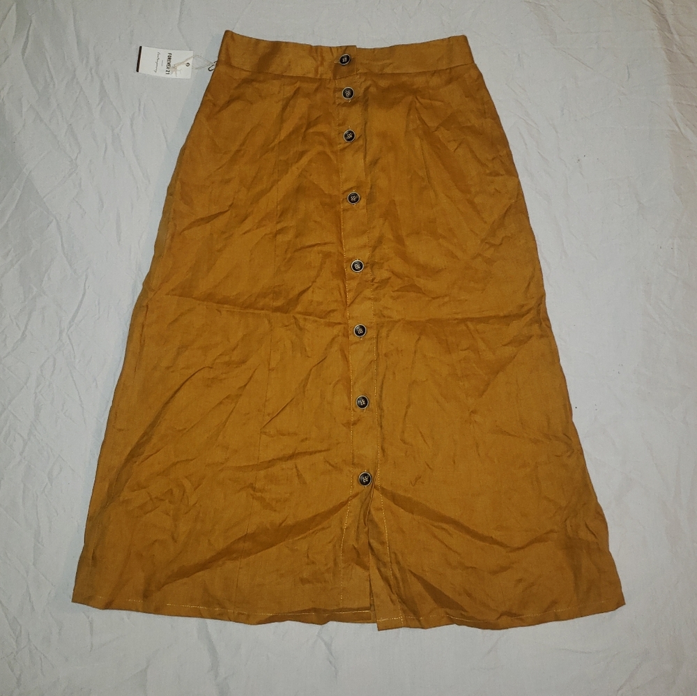 COPY - BUTTON FRONT SKIRT NWT